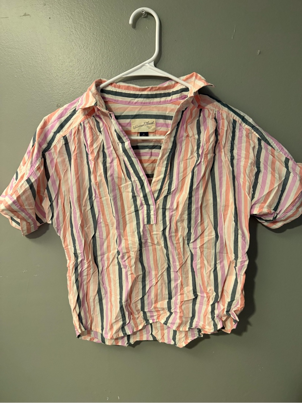 Universal Thread Pink and White Striped Short-Sleeve Button Down Shirt